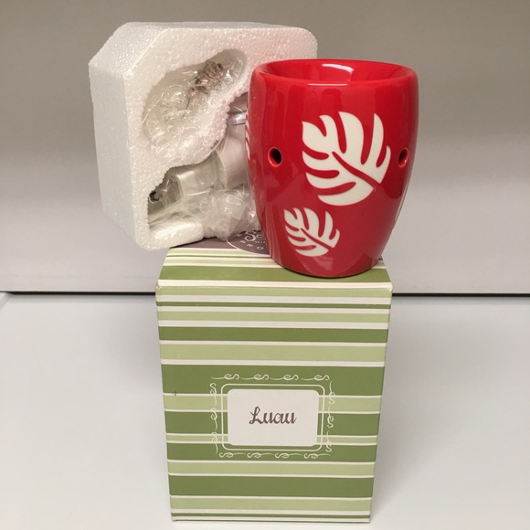 SCENTSY Nightlight Candle Wax Warmer Wall Plug-in - Picture 2 of 5